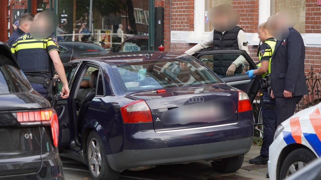Auto staande gehouden wegens winkeldiefstal