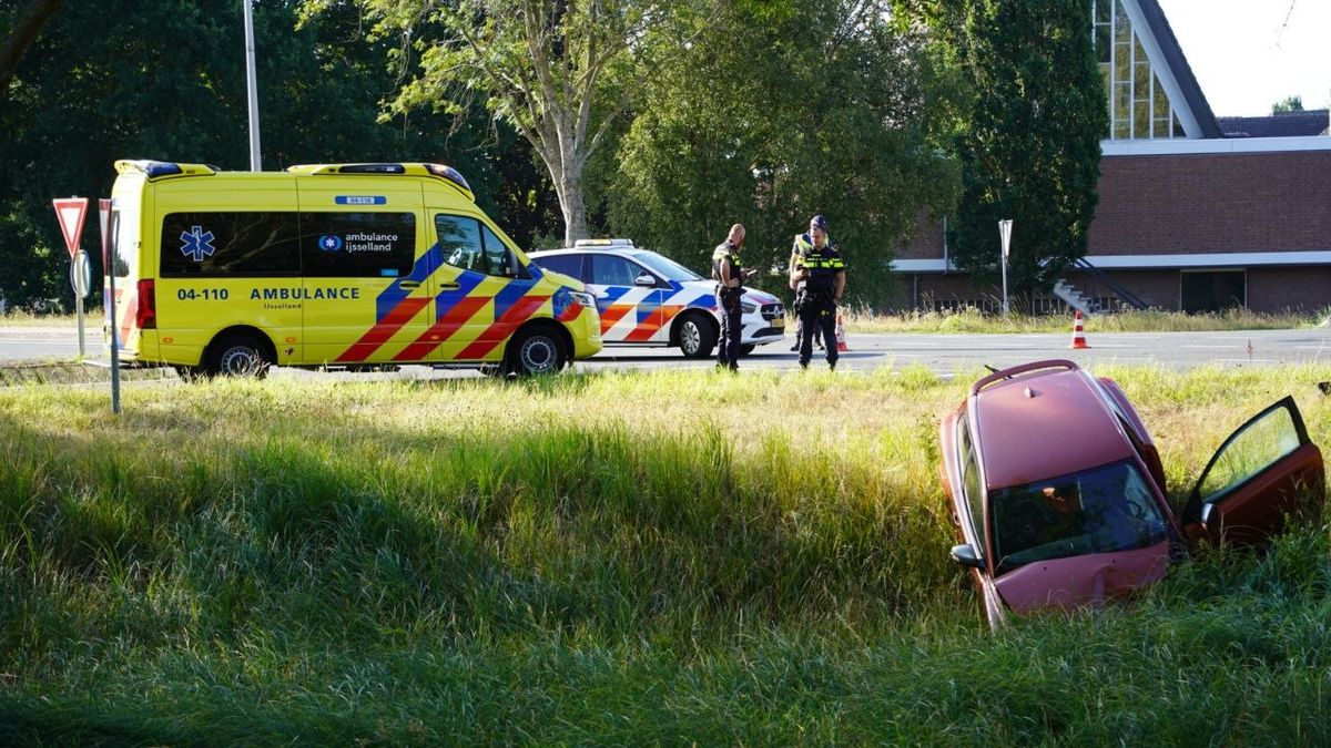 112 Nieuws: ongeval met vrachtwagen in Sint Jansklooster | Autobrand in Zwolle
