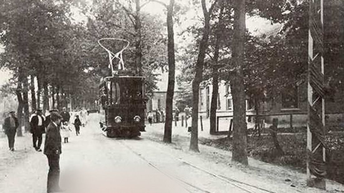 De tram tijdens een proefrit in Glanerbrug
