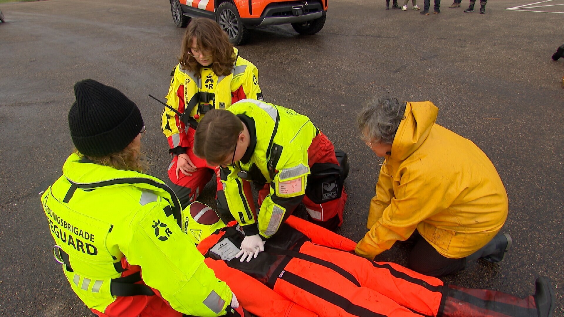 ‘Drenkelingen’ in Otheense Kreek voor oefening reddingsbrigades