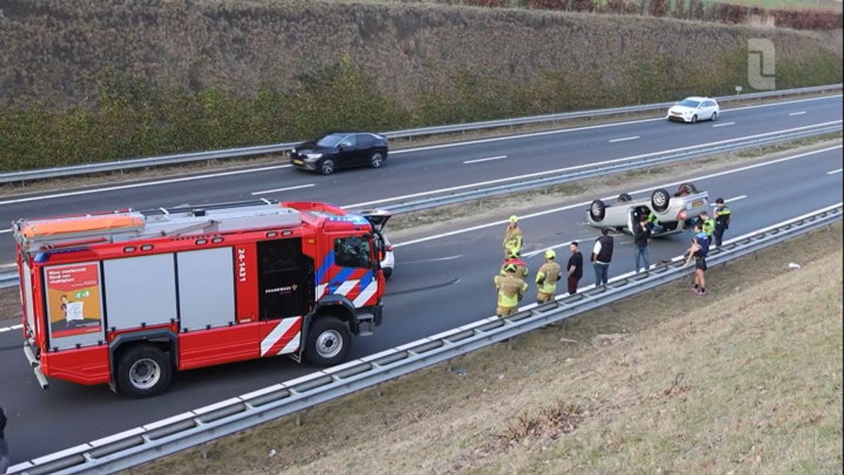 Auto slaat over de kop: Buitenring Parkstad deels afgesloten
