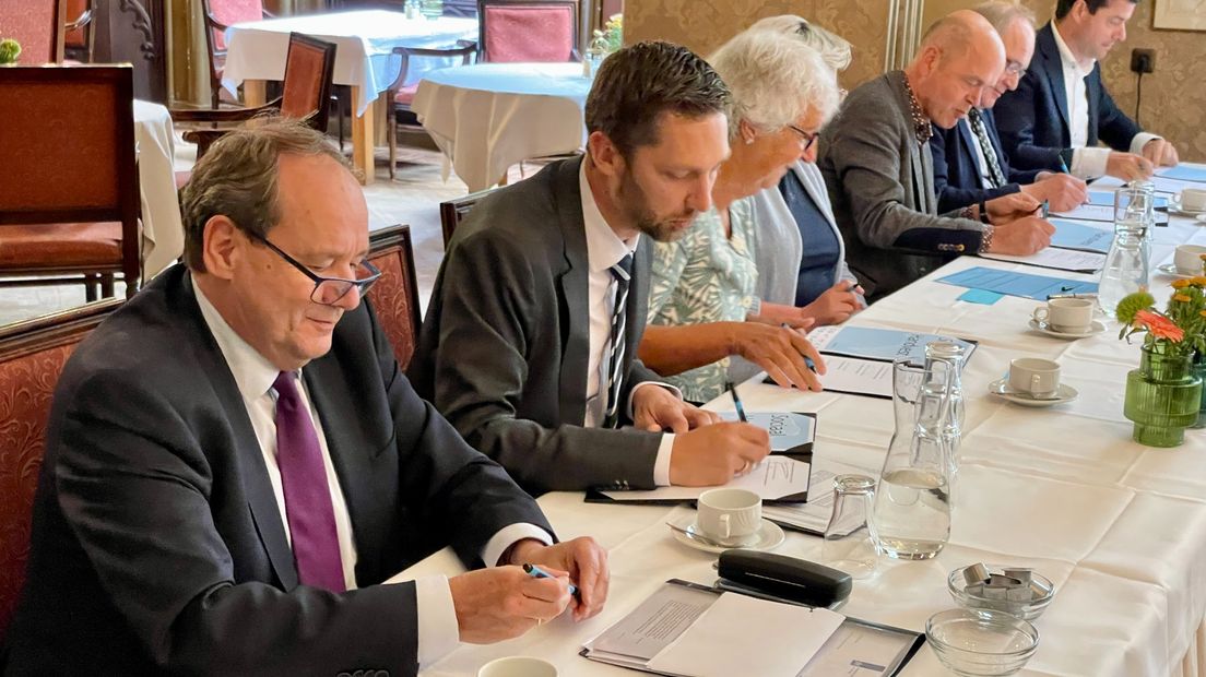De ondertekening van het sociaal handvest