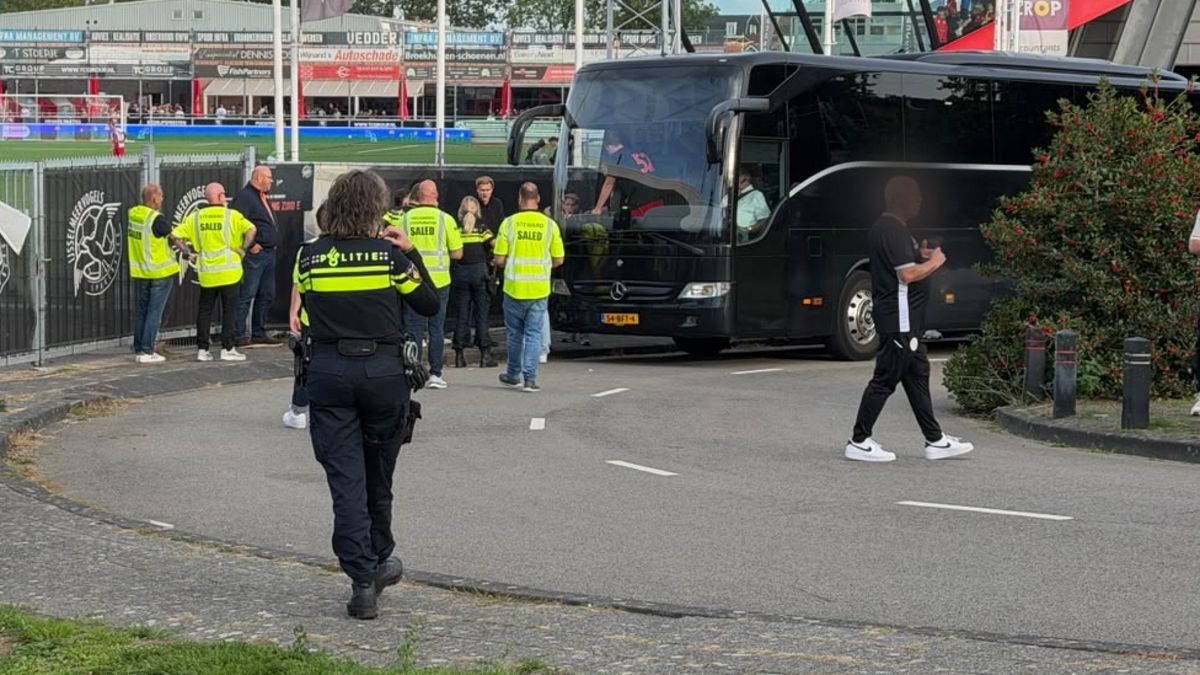 Opnieuw ongeregeldheden met supporters Rijnsburgse Boys: 'Laat ze opdonderen'
