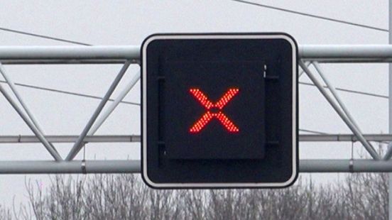 Ongeluk op A28 zorgt voor flinke vertraging.
