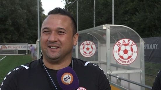 Oud-profvoetballer Jhon van Beukering beschuldigd van slaan speler tijdens wedstrijd GVV