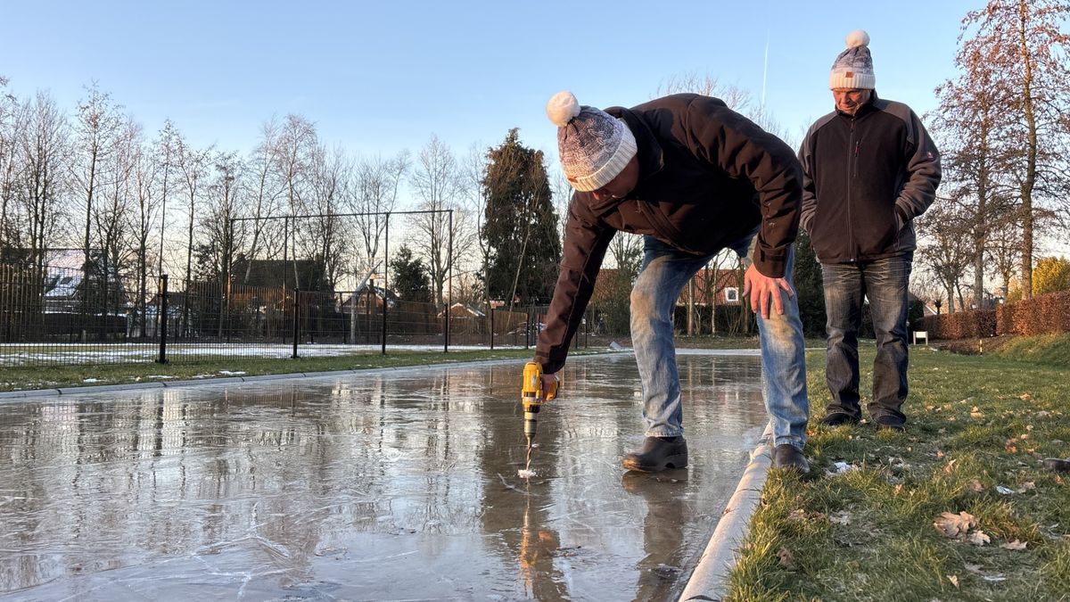 IJsvloer Drouwenerveen net dik genoeg: eindelijk kan er geschaatst worden
