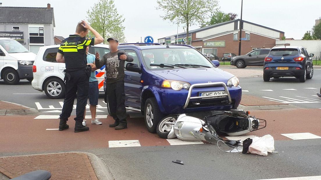 Aanrijding tussen personenauto en scooter in Rijssen