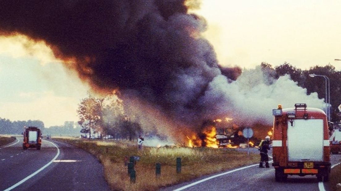 Foto van brand bij het vorige tankstation Selnisse in 1990