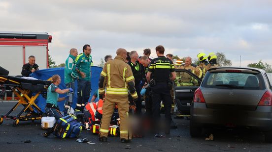 Rotterdammer omgekomen bij zwaar ongeluk op snelweg. Rotterdammer omgekomen bij zwaar ongeluk op snelweg.
