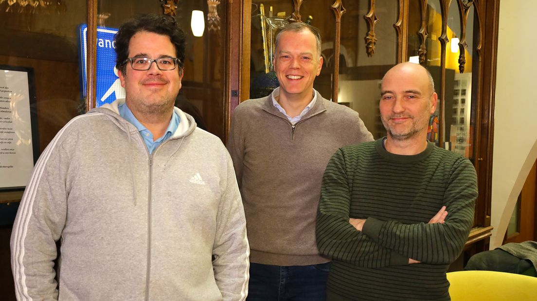 Het panel van Podcast Stadhuisplein: Dimitri Gilissen, Jan Wijmenga en Jasper van Dijk. (Marc van Rossum du Chattel niet op de foto).