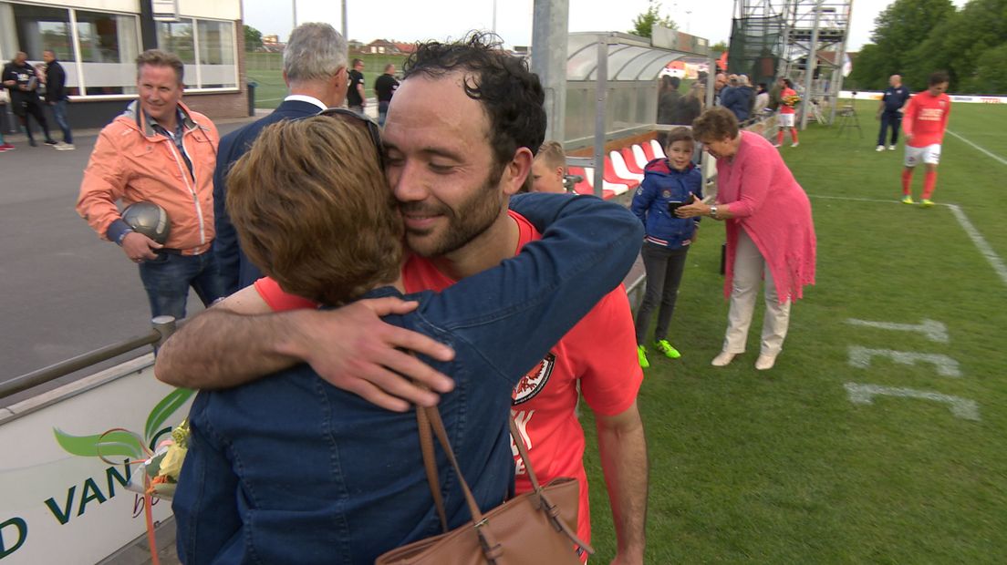 Maar liefst zeven spelers namen afgelopen zaterdag afscheid van TEC tijdens de laatste thuiswedstrijd van het seizoen.