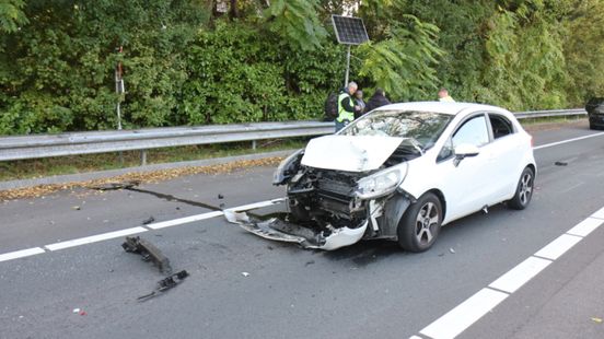 Gewonde bij kop-staartbotsing. Gewonde bij kop-staartbotsing.