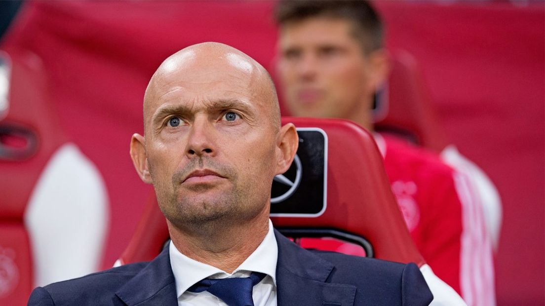 Marcel Keizer als trainer van Ajax.