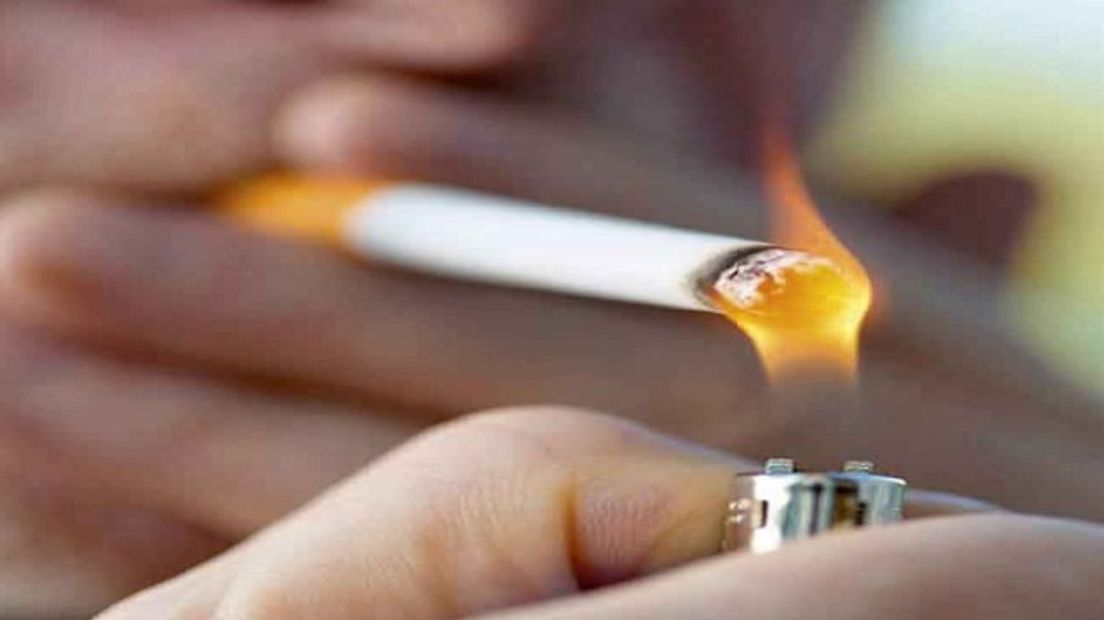 Verstokte rokers moeten net zo worden behandeld als alcohol- en drugsverslaafden, vindt verslavingsarts Robert van der Graaf (Rechten: archief RTV Drenthe)