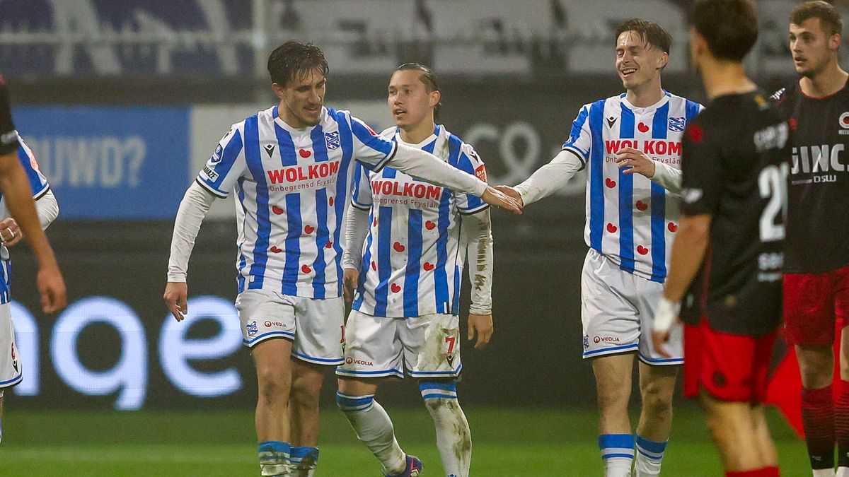 Lees terug: Brouwers en Van Overeem bezorgen sc Heerenveen de overwinning op Excelsior (1-2)