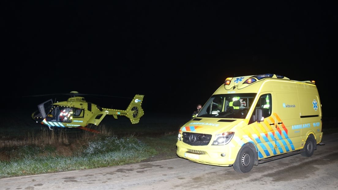 Ambulance en traumahelikopter bij vakantiepark Kamperland