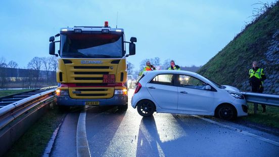 Afrit A28 dicht na ongeluk bij Assen-Zuid. Afrit A28 dicht na ongeluk bij Assen-Zuid.