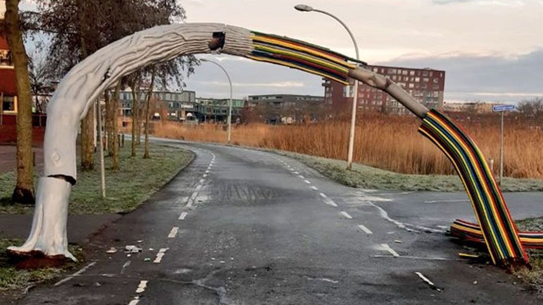 Het kunstwerk raakte zwaar beschadigd