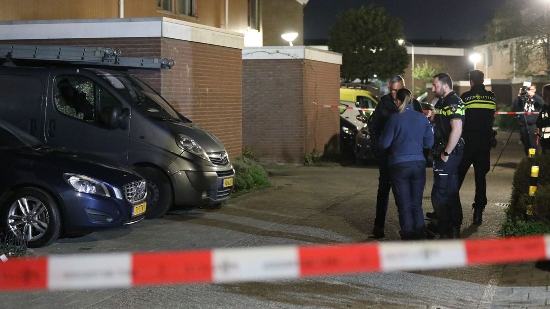 De politie onderzoekt schietincident in de Bizetstraat in Delft