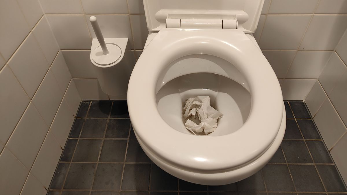 Poepende inbreker teruggevonden achter kliko in Venlo