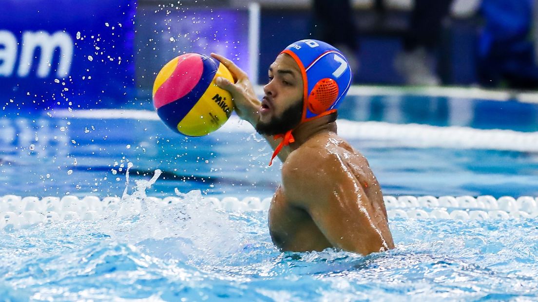 Bilal Gbadamassi was trefzeker voor Oranje