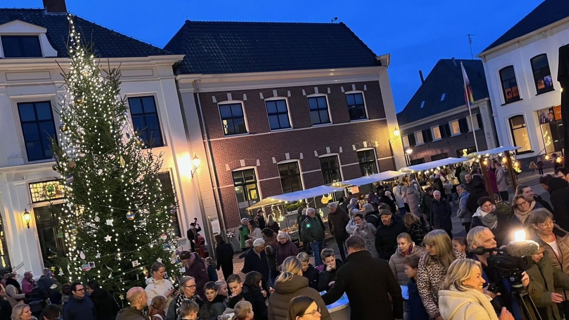 Feestelijke opening van de wensboom in Aalten.