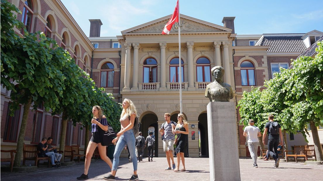 De Faculteit der Letteren van de Rijksuniversiteit Groningen in Stad