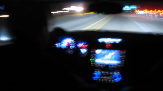 Ruim 200 km/u per uur met peuter op achterbank, dit doet Veilig Thuis met een melding