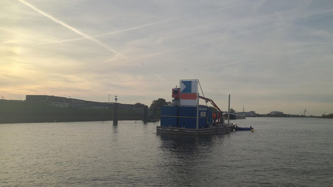 Het duikponton in de IJssel