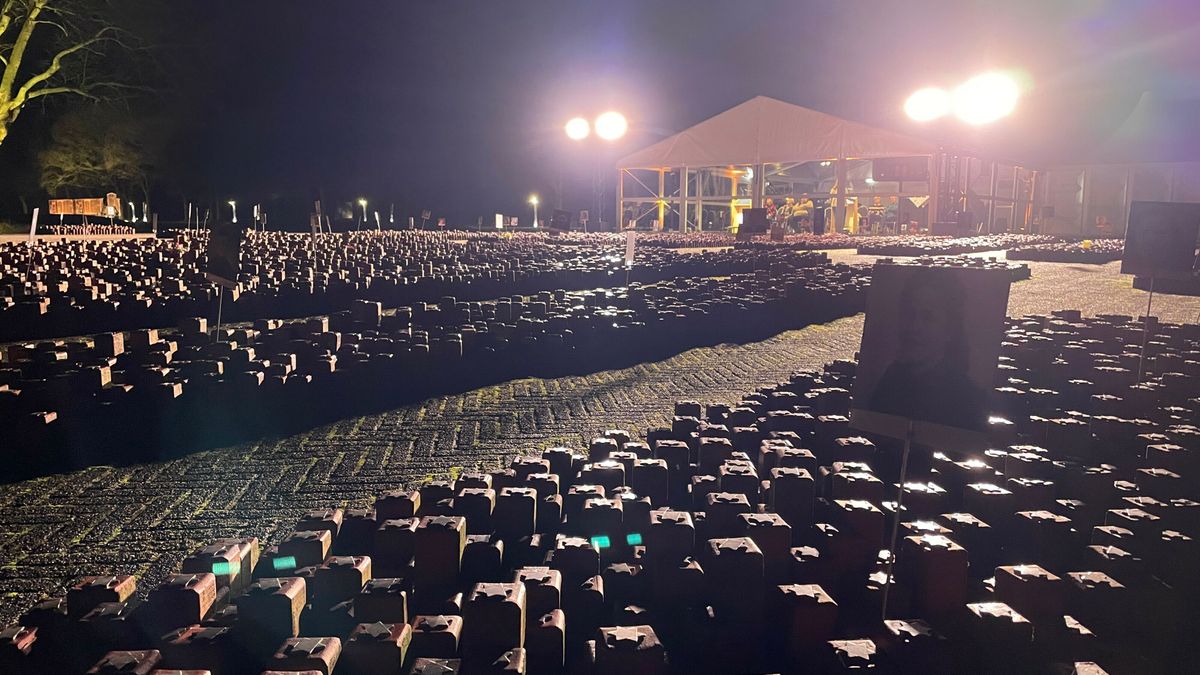 Expeditie Nederland: ruim honderdduizend namen oorlogsslachtoffers voorgelezen in voormalig Kamp Wes