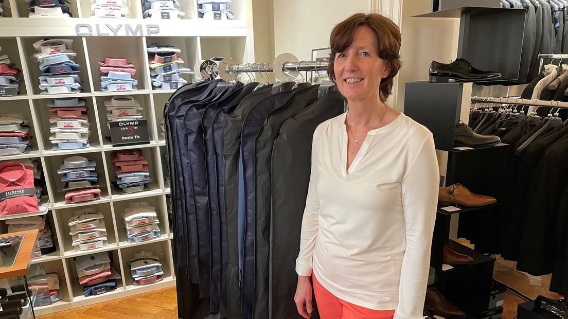 Marieke Greve in haar winkel
