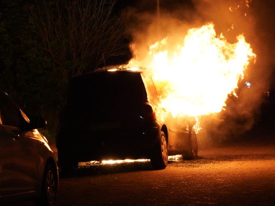 Vlammenzee verwoest auto in Coevorden
