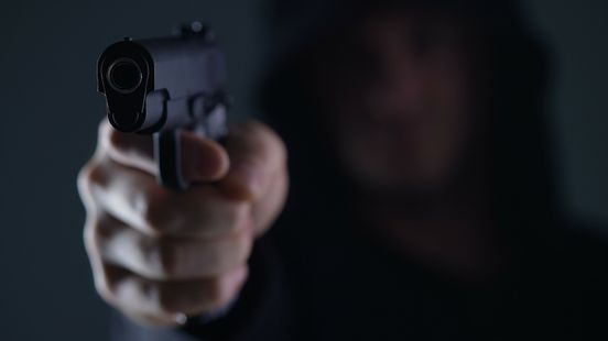 OM eist 20 maanden cel tegen Leeuwarder die vrouw bedreigde met een vuurwapen Nieuws