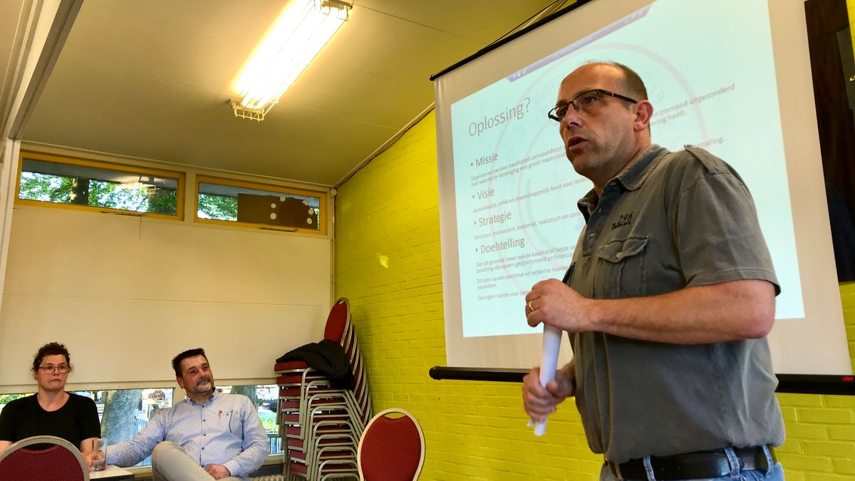 Nieuw bestuur voor ’t Stiekelzwien: carnaval Barger-Compascuum gered
