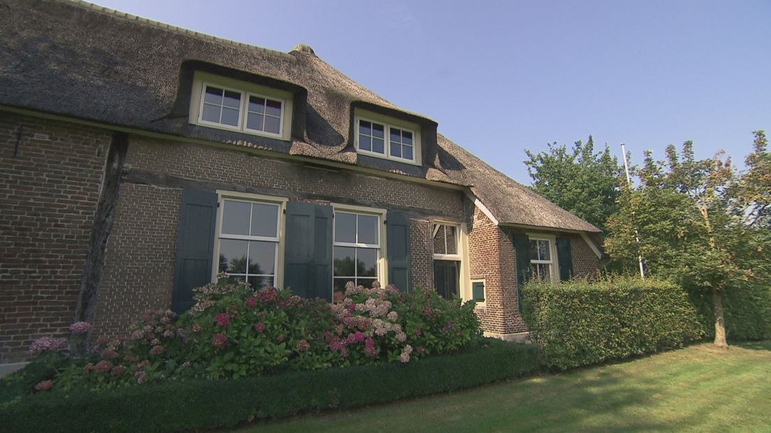 De boerderij in Windesheim met de fraaie voorgevel