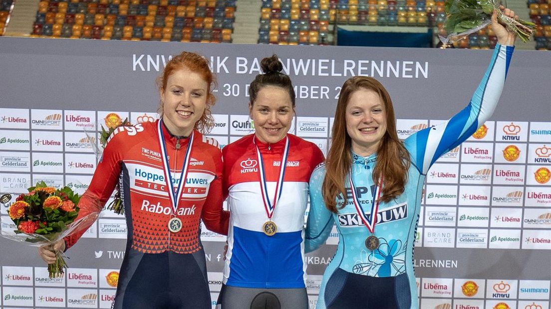 Laurine van Riessen (m) werd eind 2018 Nederlands kampioen op de keirin.