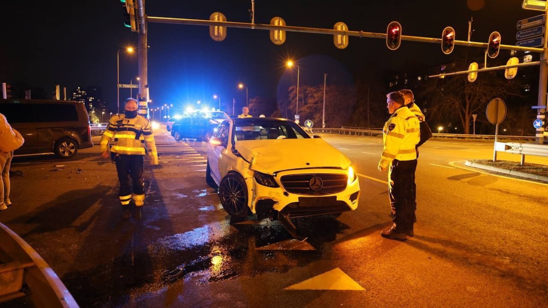 112-nieuws Dinsdag 3 Januari: Busje En Auto Botsen In Stad ...