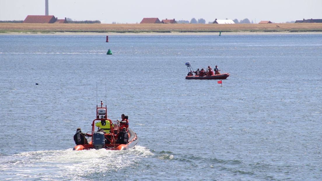 Zoeken op het water bij Bruinisse