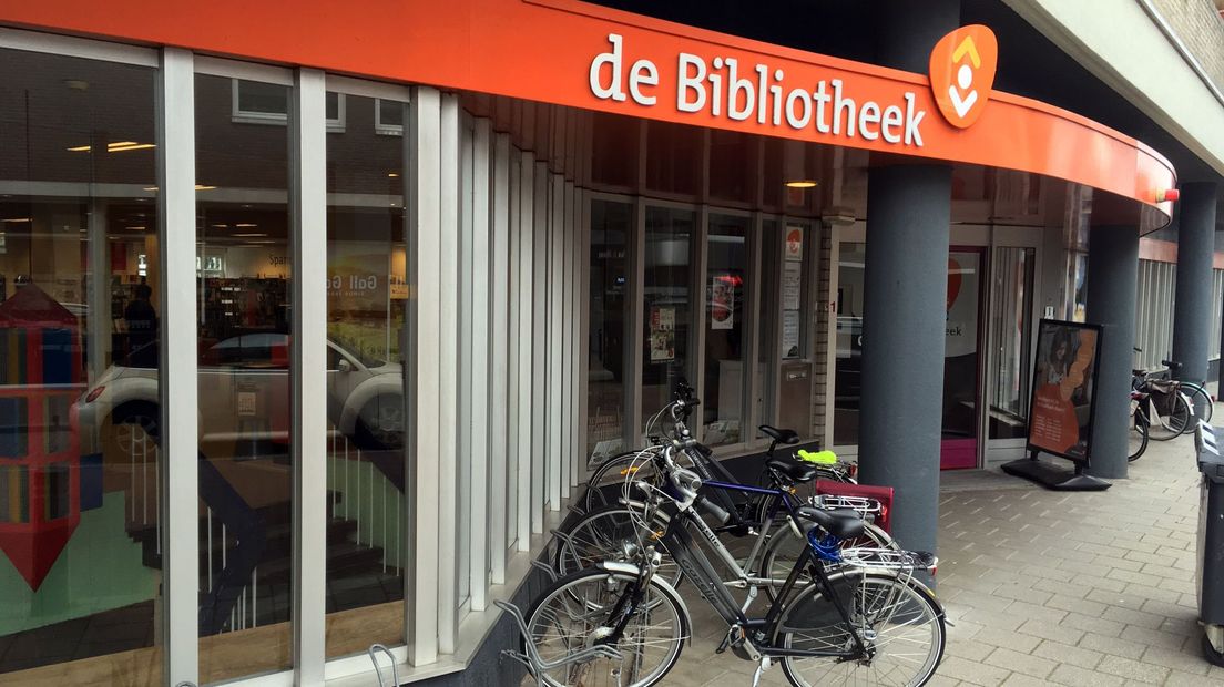 Het huidige pand van de bibliotheek aan de Hoofdstraat.