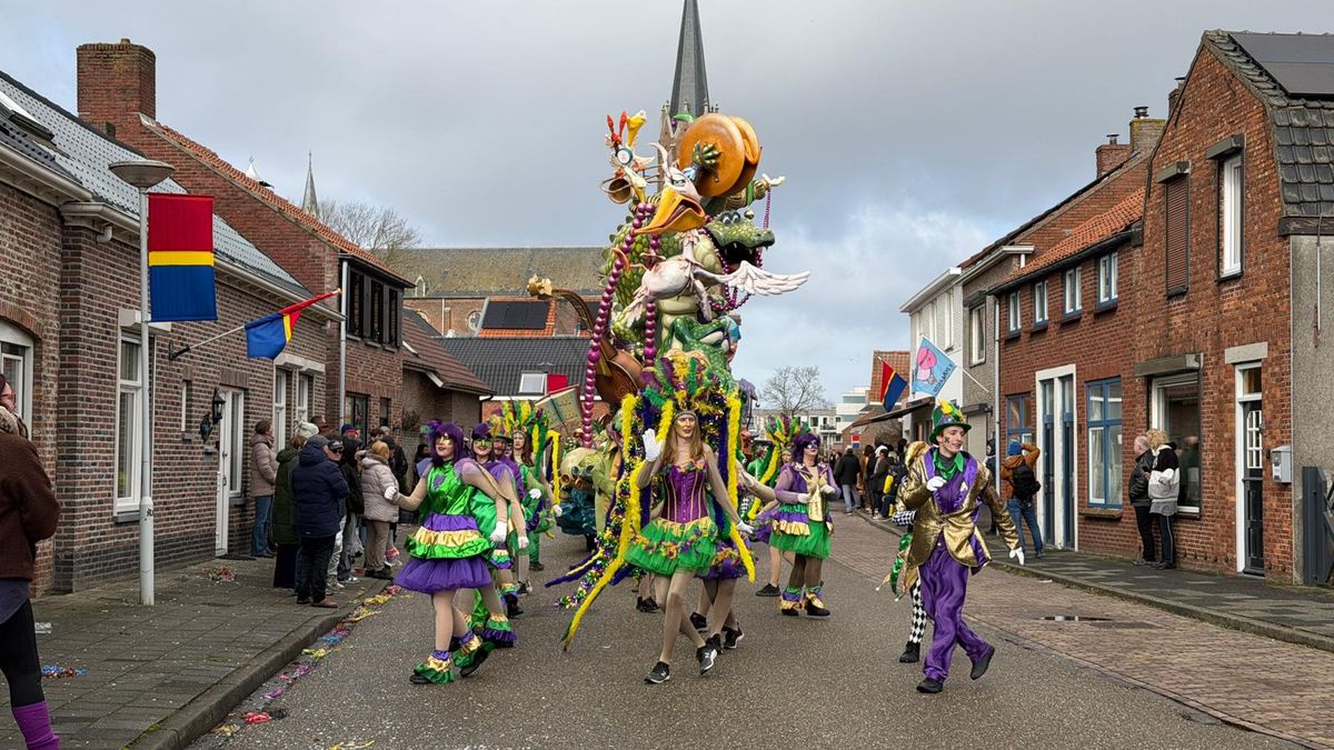 Laatste officiële dag carnaval uitbundig gevierd in Kloosterzande: 'Mag van mij nog wel even doorgaa