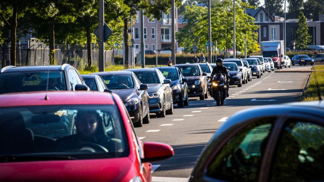 Verkeershinder in Den Haag door naar Stroe vertrekkende boeren