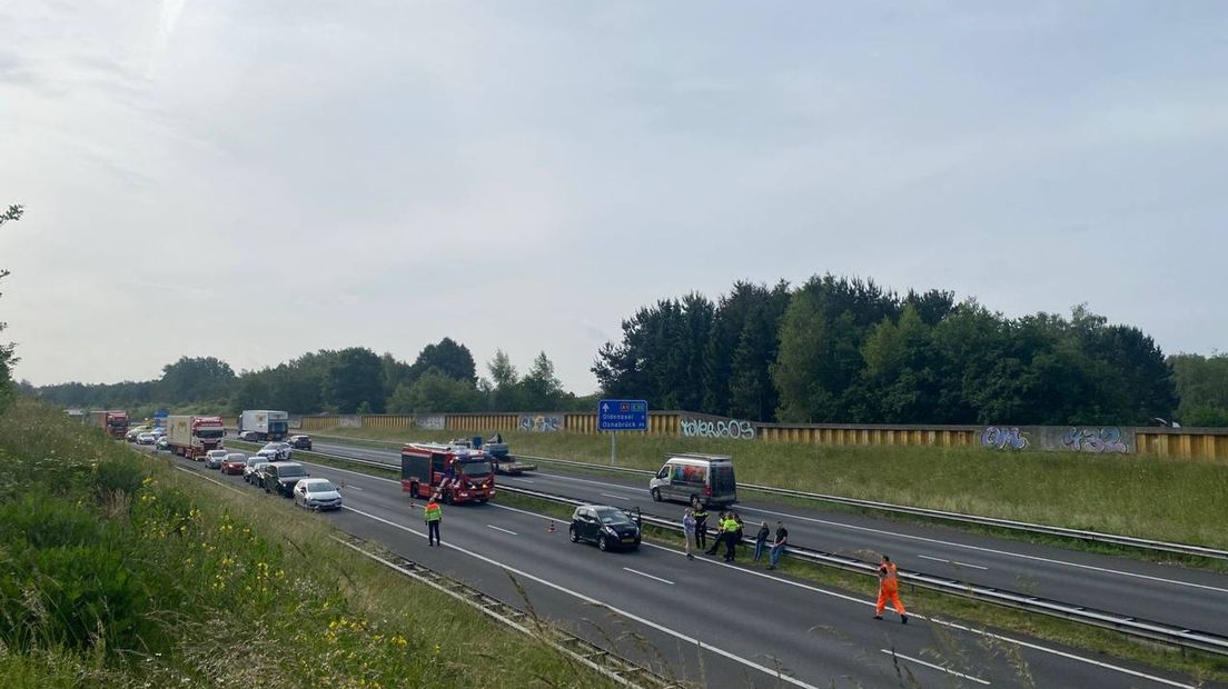 Noordelijke rijbaan A1 bij Hengelo-Noord afgesloten na ongeval