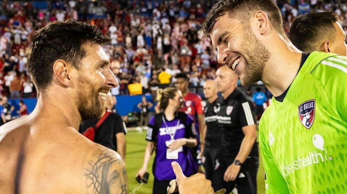 Paes sprak na afloop van de wedstrijd nog even met Messi.