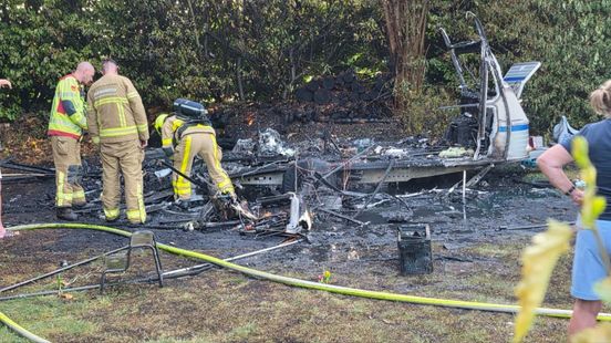 Caravan volledig uitgebrand, rook van ver te zien