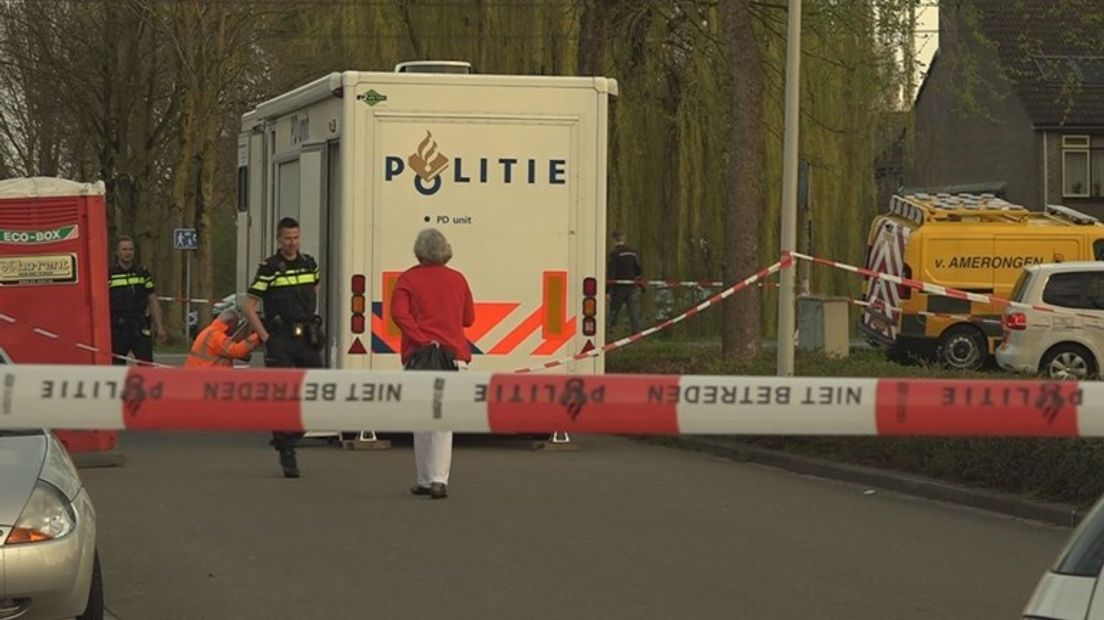 De plek aan de Randweg in Arnhem waar de overvaller werd doodgereden. Foto Omroep Gelderland