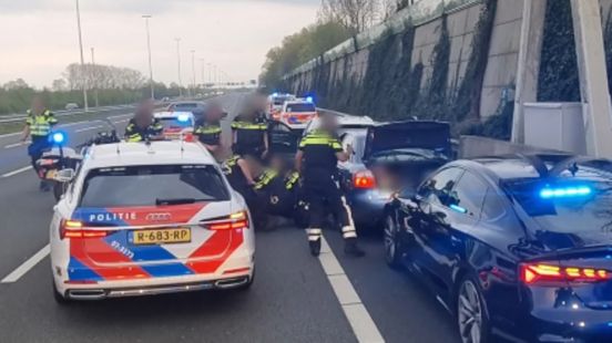 Ongeluk met meerdere voertuigen op A28 | Achtervolging A12. Ongeluk met meerdere voertuigen op A28 | Achtervolging A12.