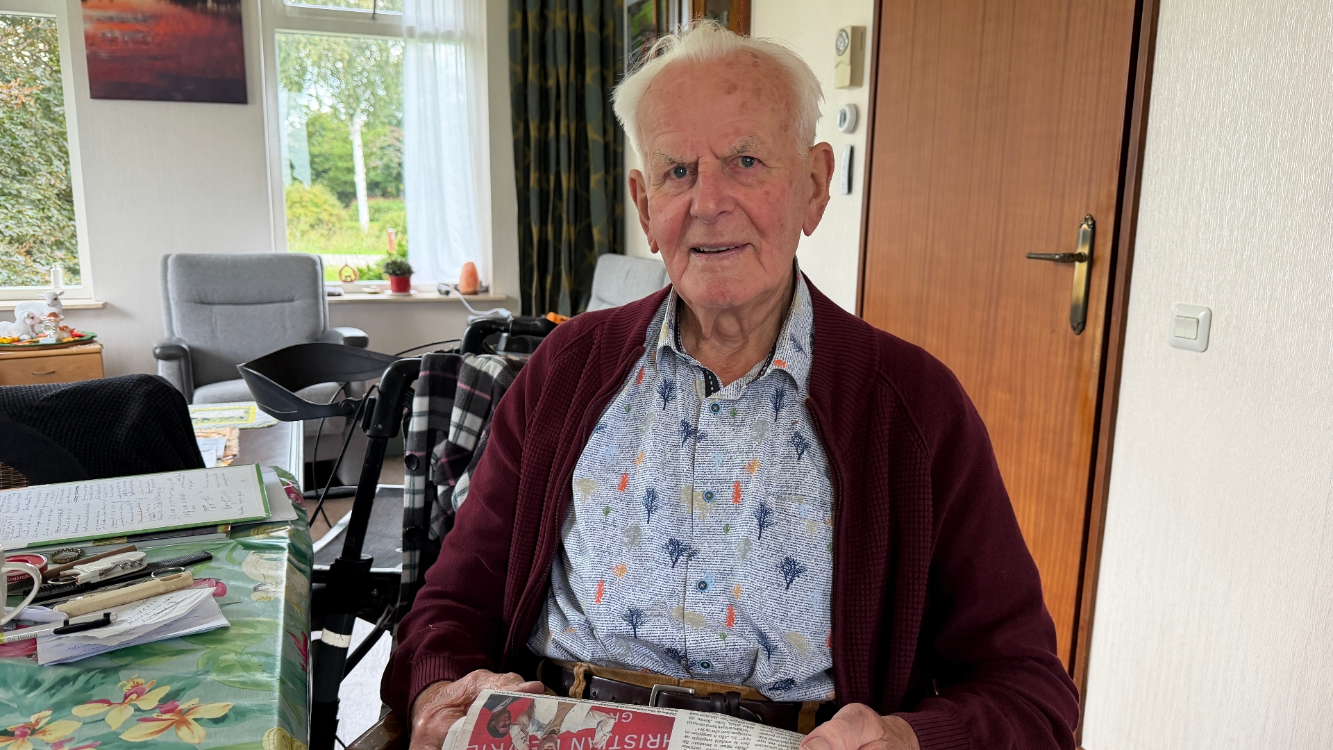 De 95-jarige schapenboer Tinus Kreuze uit Noorddijk