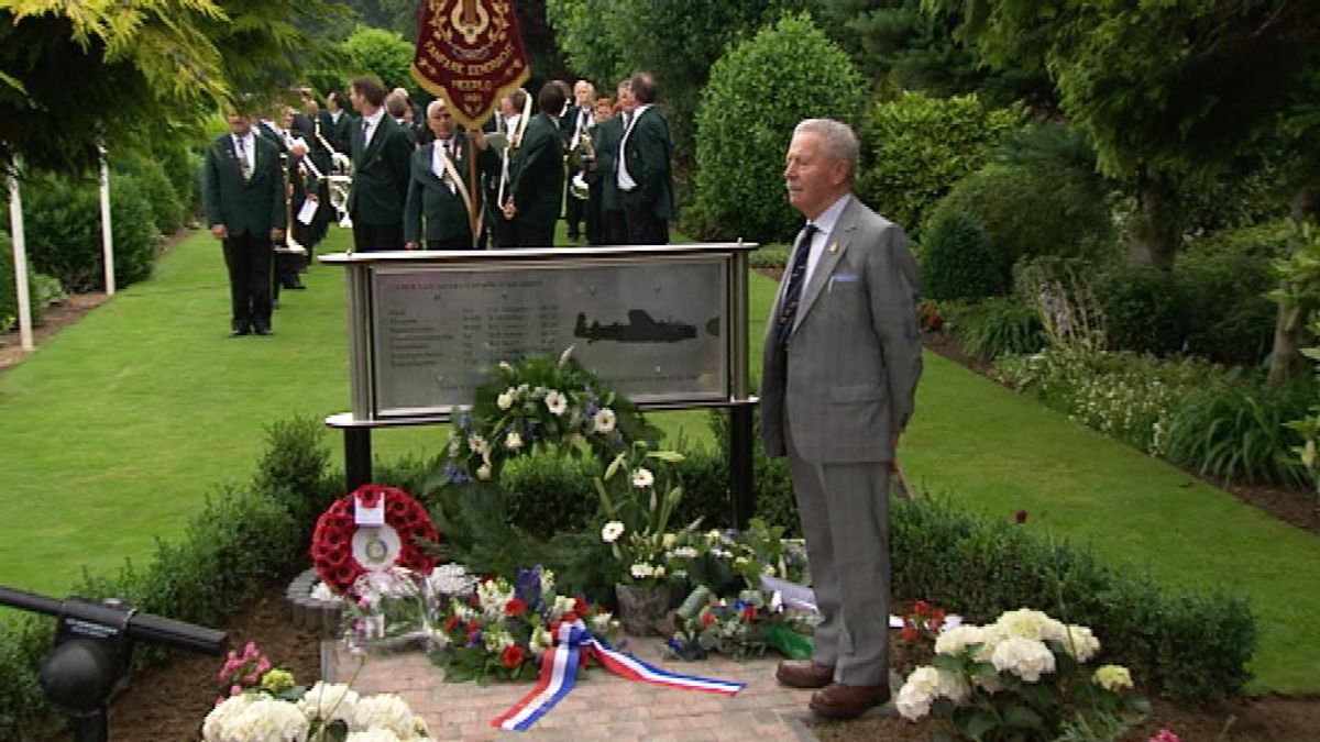 Oorlogsmonument onthuld in Meerlo