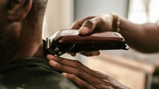 Drie tondeuses gestolen terwijl kapper Sadok broodje eet: 'Ik wil die spullen terug' Home