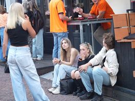 Balende fans na nederlaag van Oranje tegen Marokko